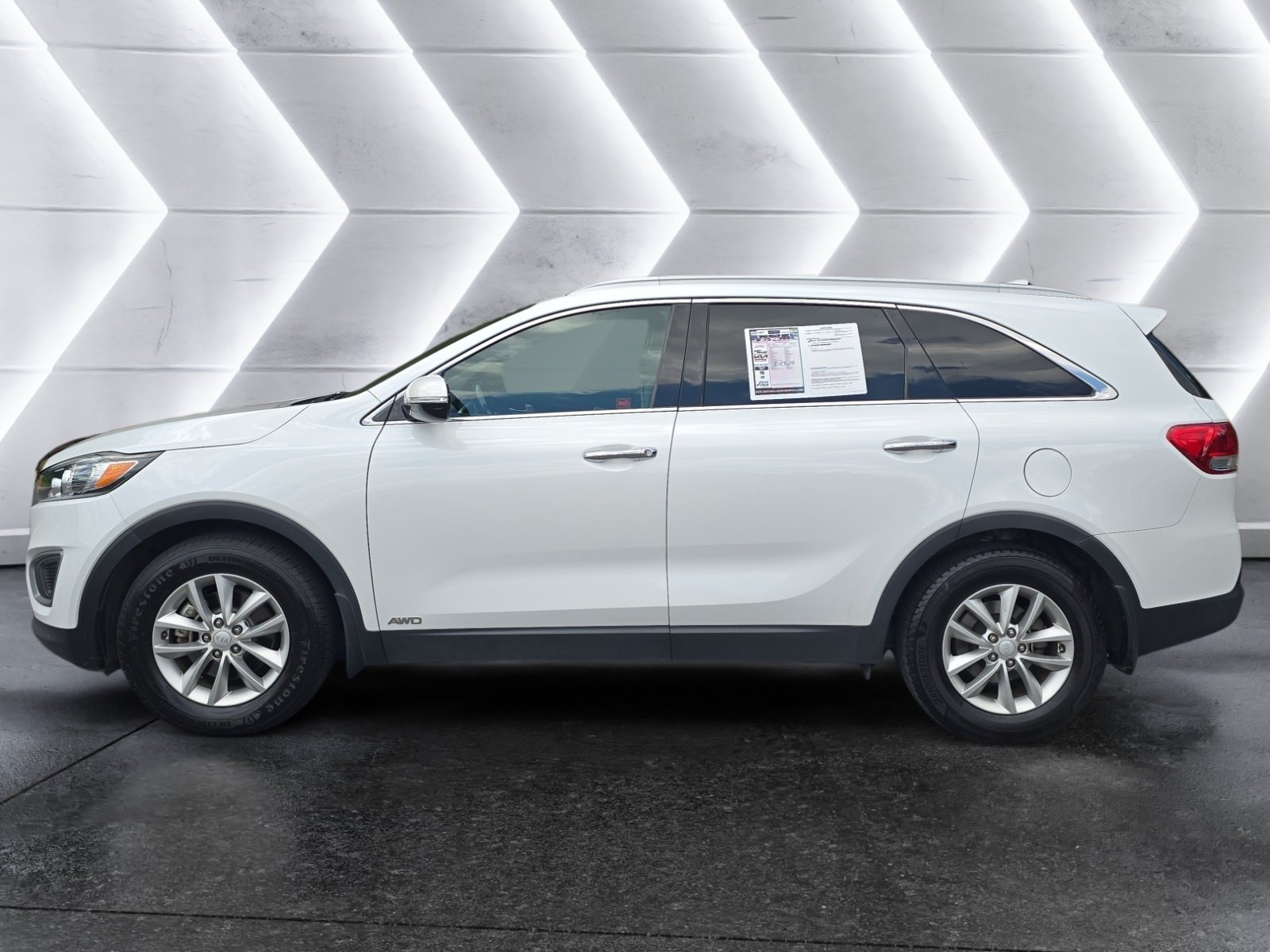 Used 2017 Kia Sorento AWD w/ LX Convenience Package image 2