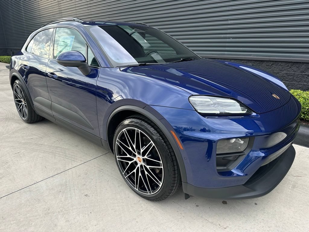 Used 2026 Porsche Macan Electric RWD image 11