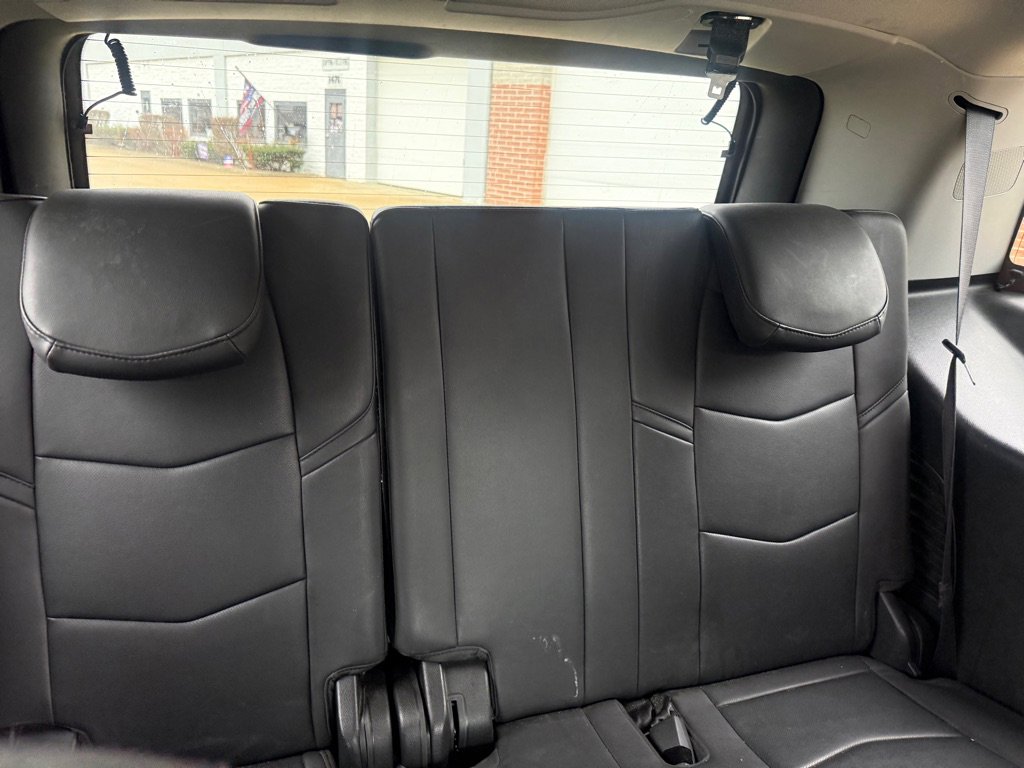 Used 2020 Cadillac Escalade Luxury w/ Escalade Sport Edition image 23