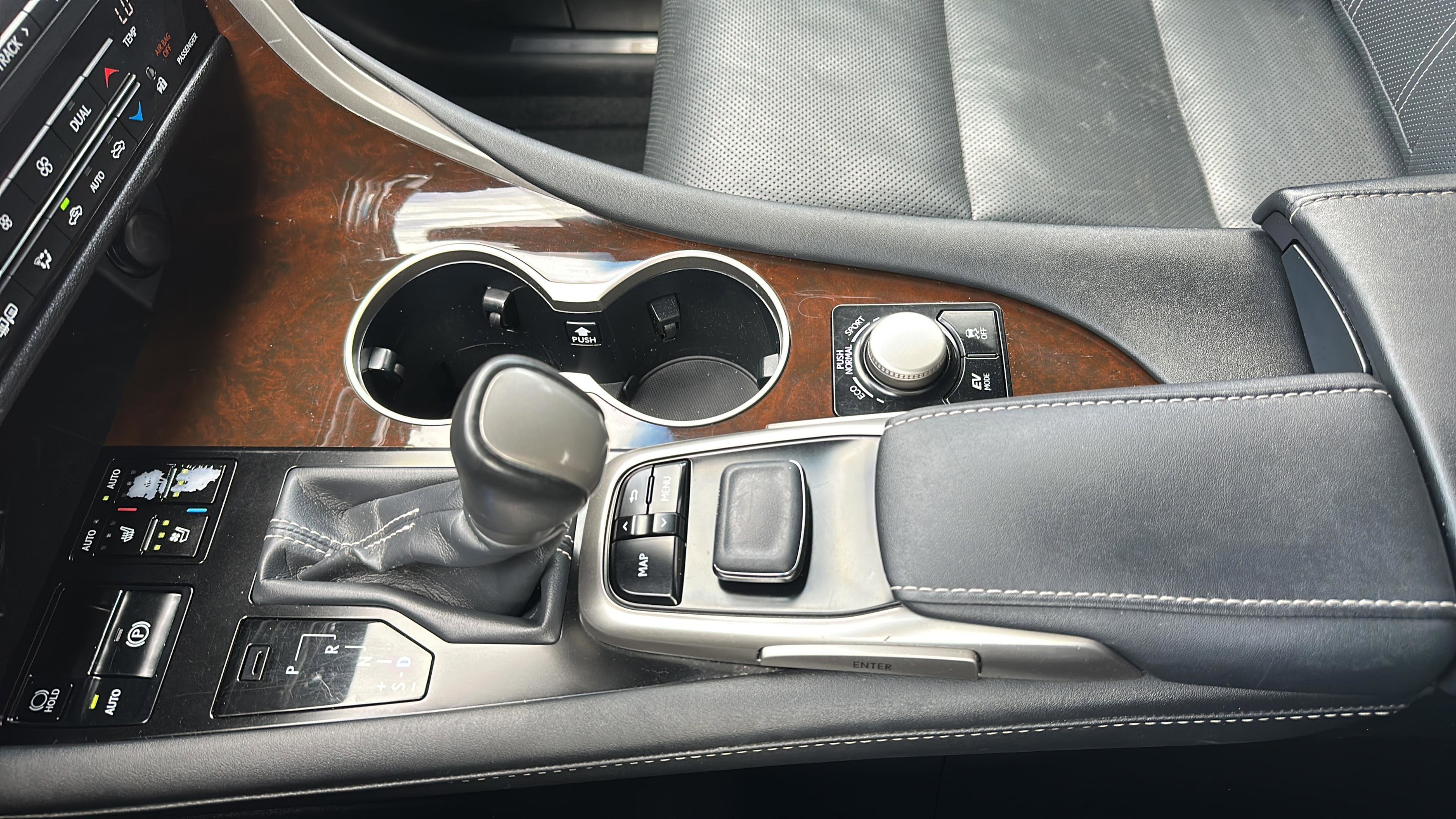 Used 2019 Lexus RX 450h AWD w/ Navigation Package image 21