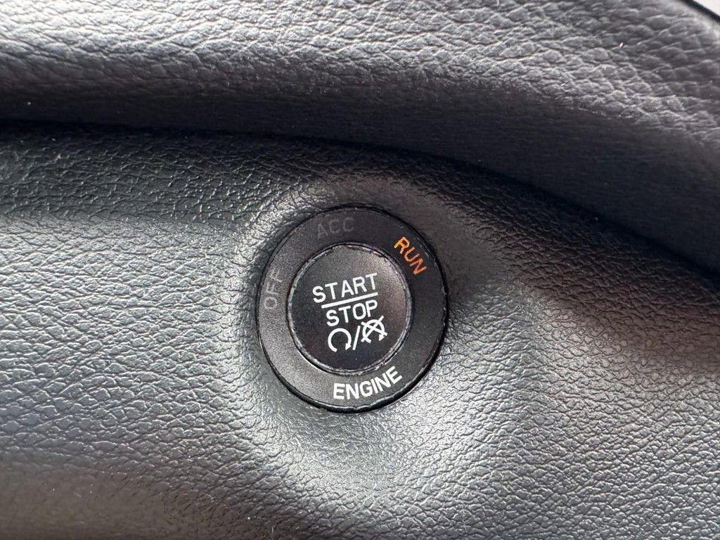 Used 2015 Jeep Cherokee Trailhawk w/ Comfort/Convenience Group image 26