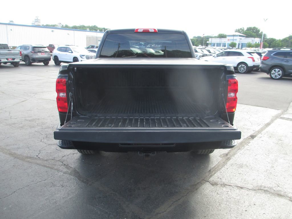 Used 2018 Chevrolet Silverado 1500 Custom w/ Custom Value Package AWD/4WD image 10