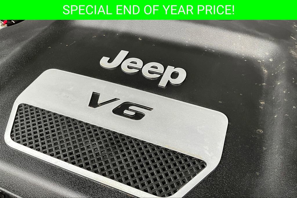 Used 2016 Jeep Wrangler Unlimited Rubicon w/ Connectivity Group image 27