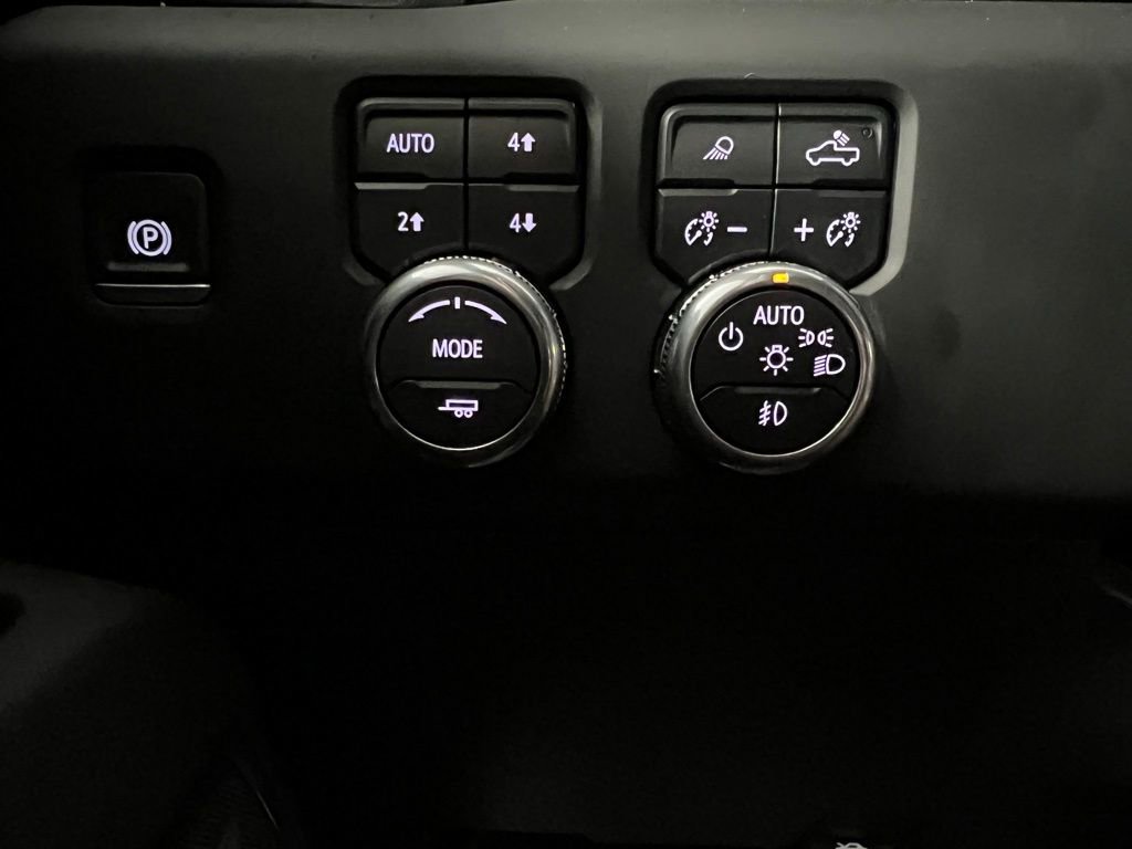 Used 2024 GMC Sierra 1500 AT4 w/ Technology Package image 35