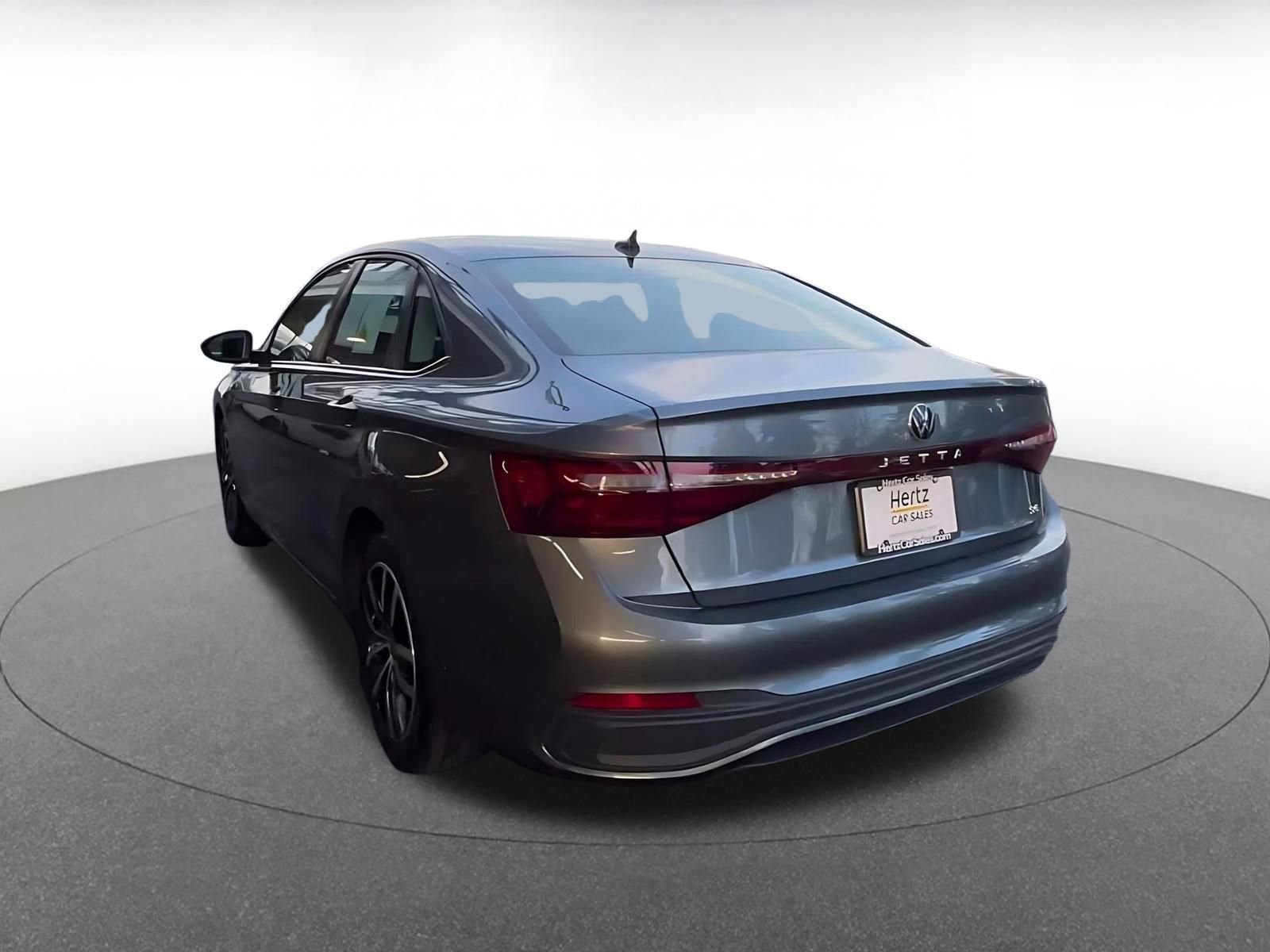 Used 2025 Volkswagen Jetta SE image 11