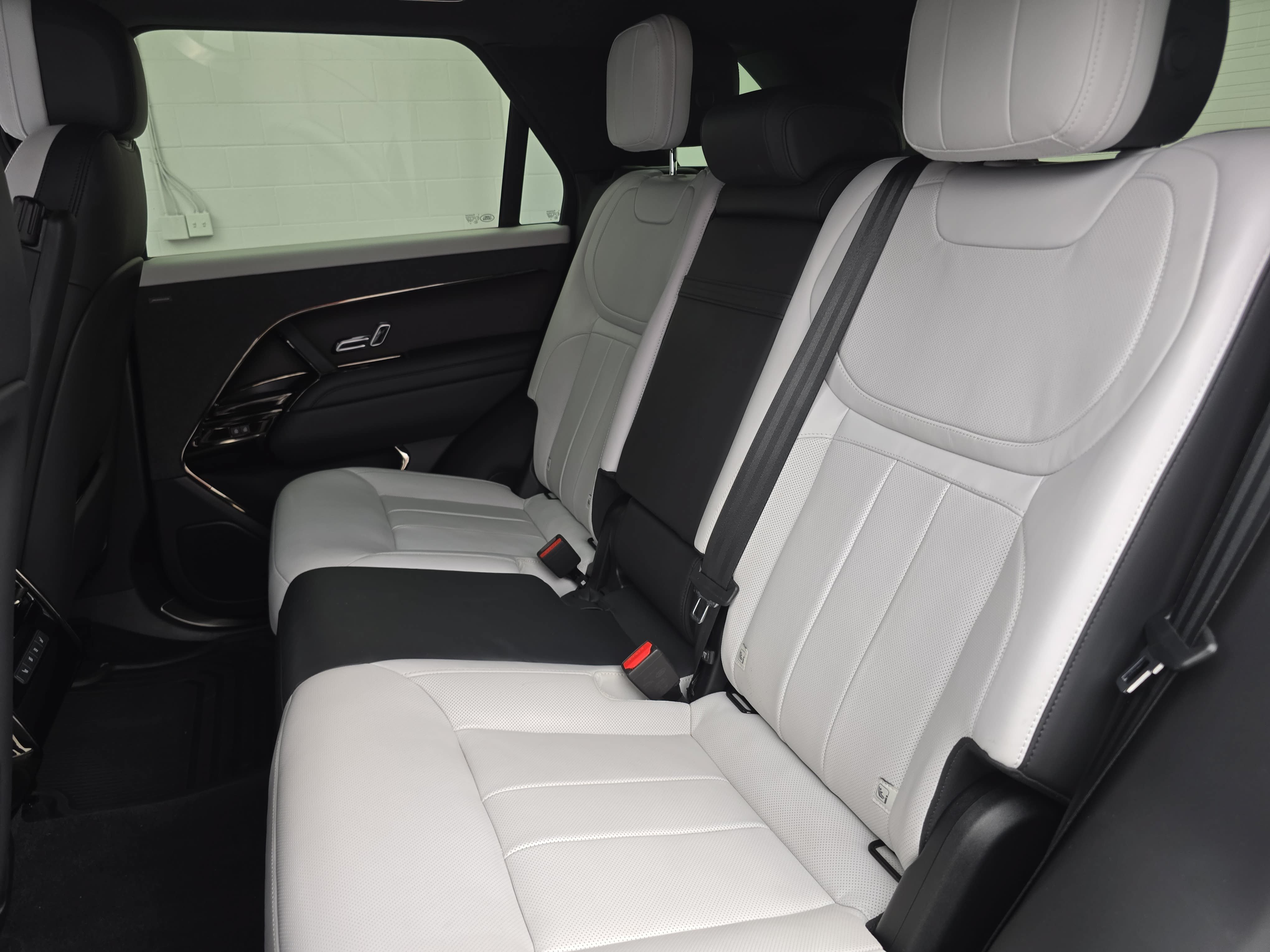 Used 2023 Land Rover Range Rover Sport SE Dynamic AWD/4WD image 16