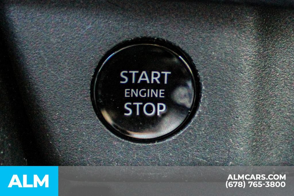 Used 2024 Nissan Rogue S FWD image 27