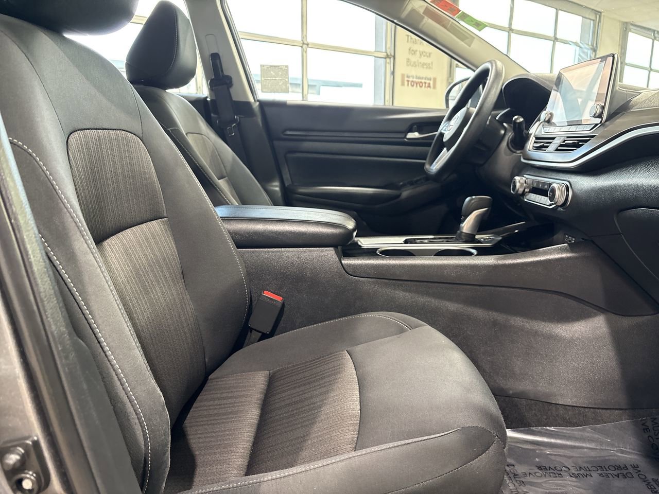 Used 2025 Nissan Altima 2.5 SV FWD image 24