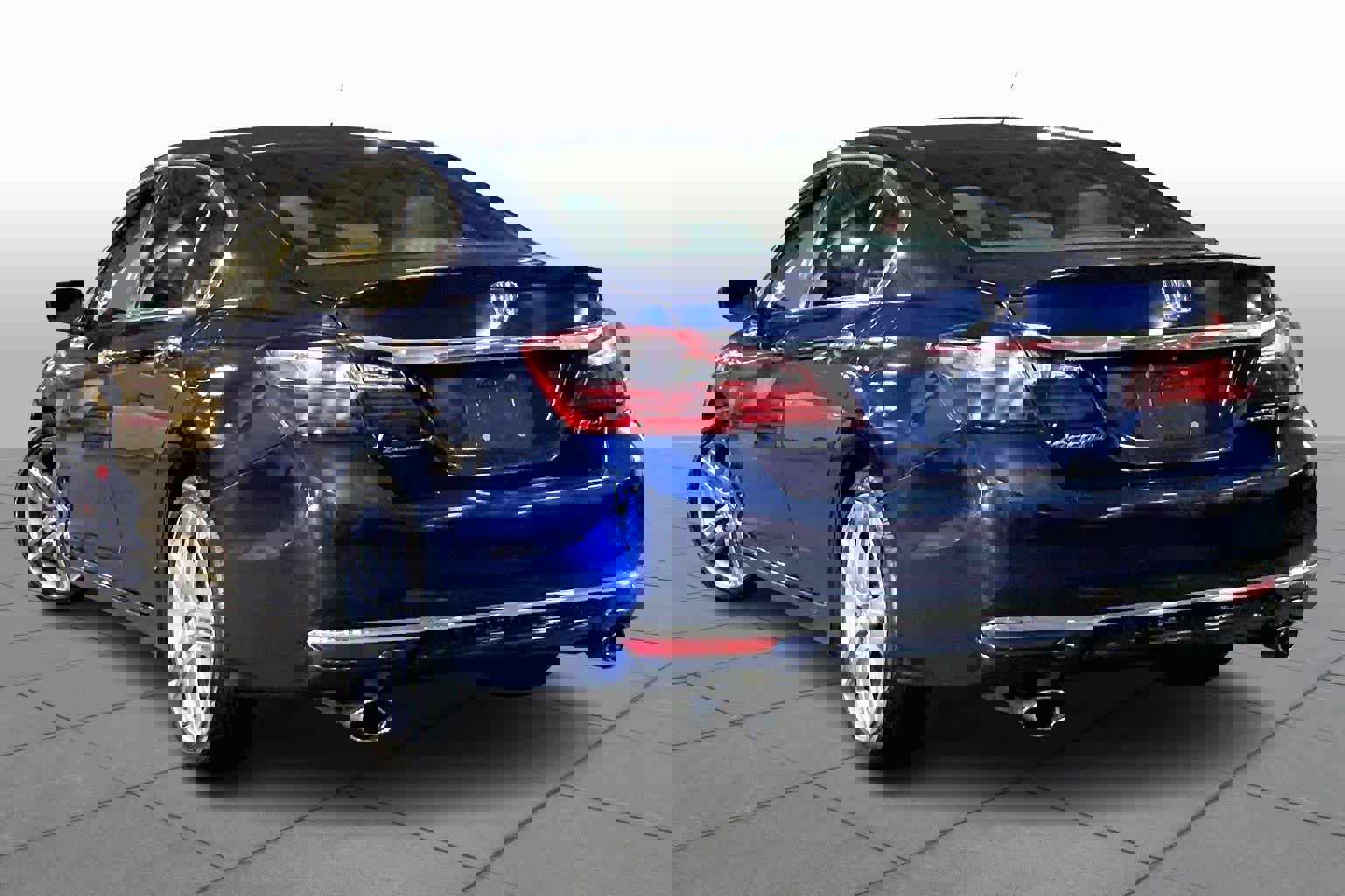 Used 2017 Honda Accord Sport image 12