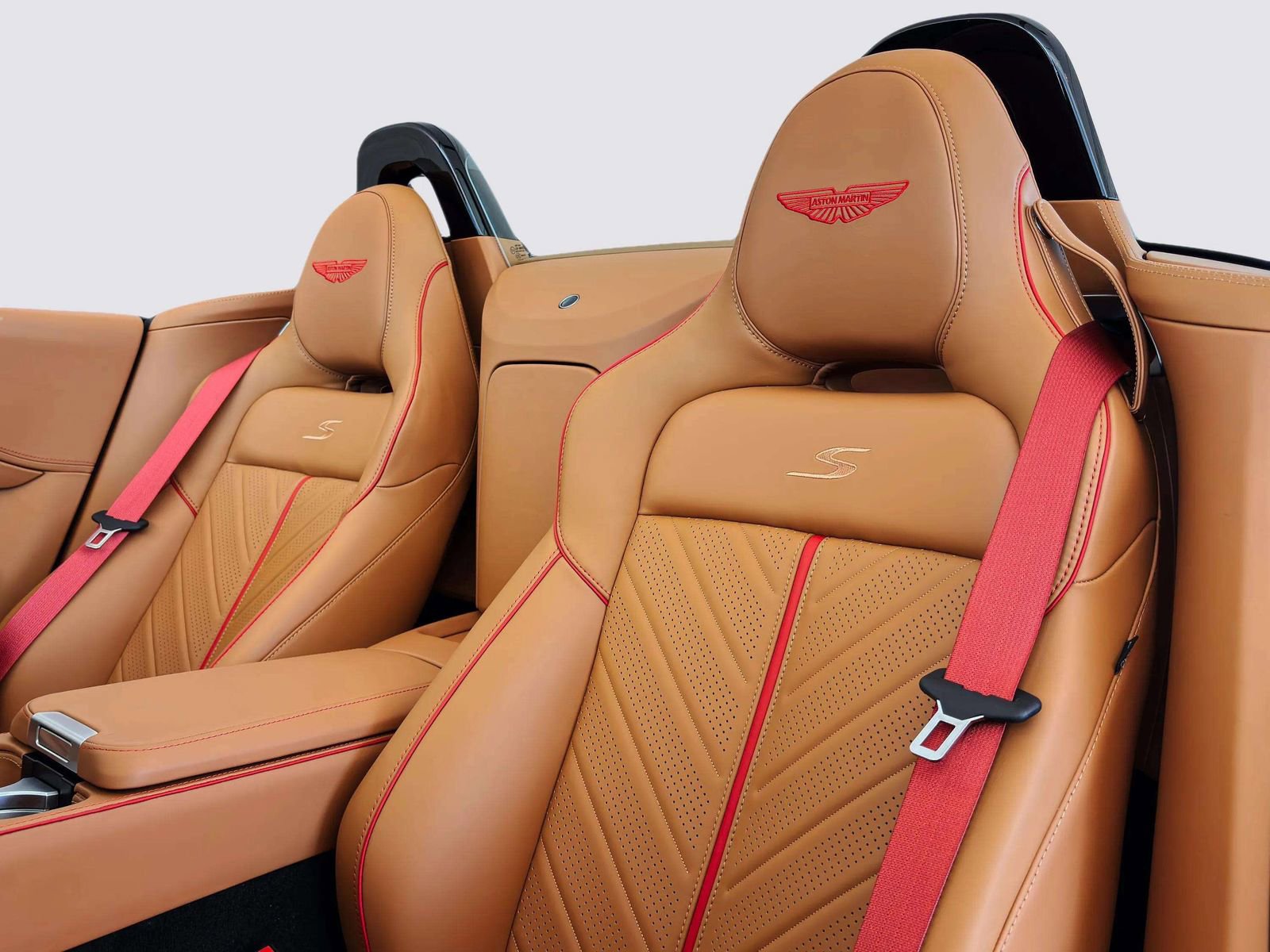 New 2026 Aston Martin V8 Vantage S image 20