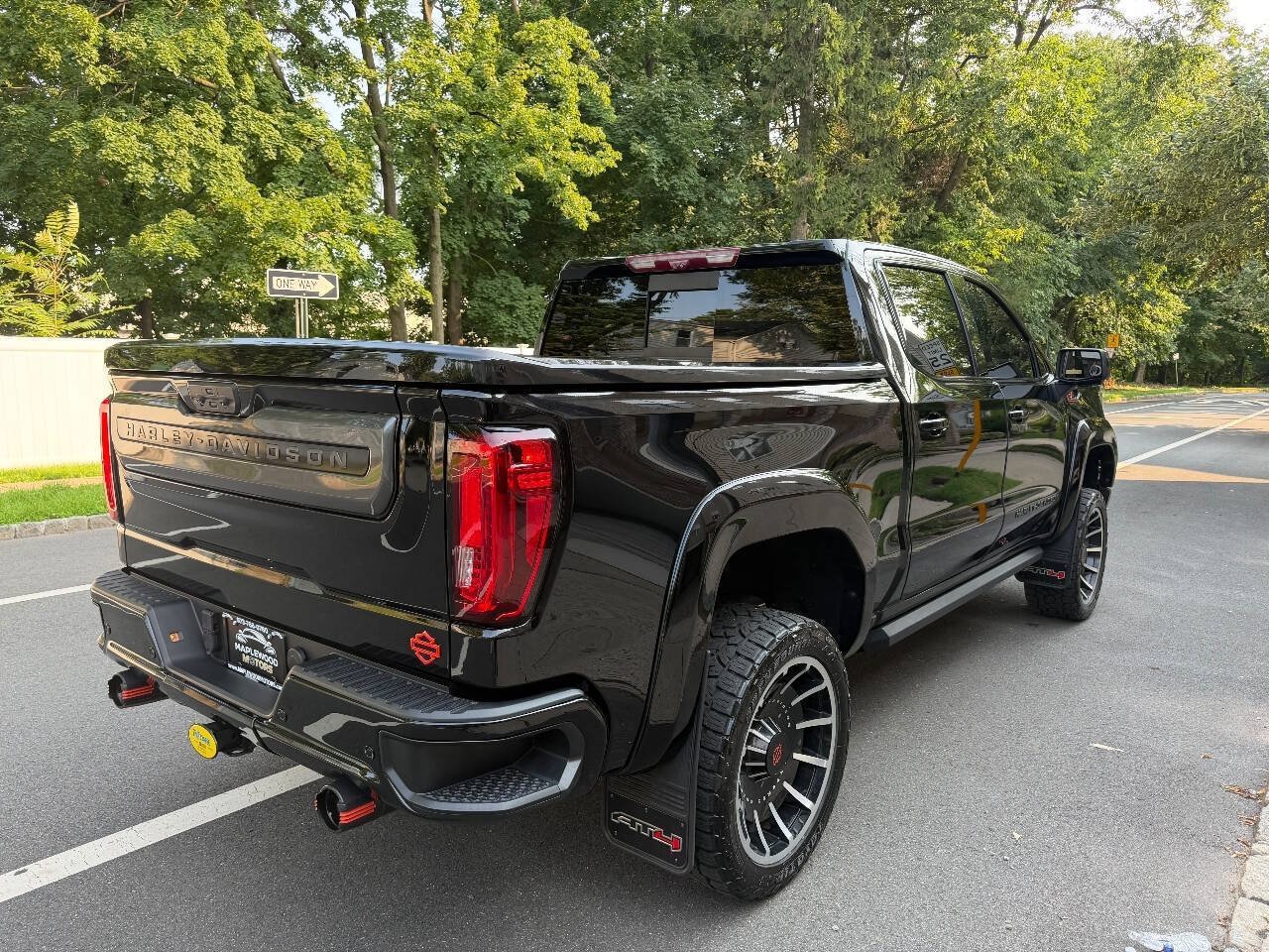 Used 2023 GMC Sierra 1500 AT4 w/ AT4 Premium Package AWD/4WD image 5