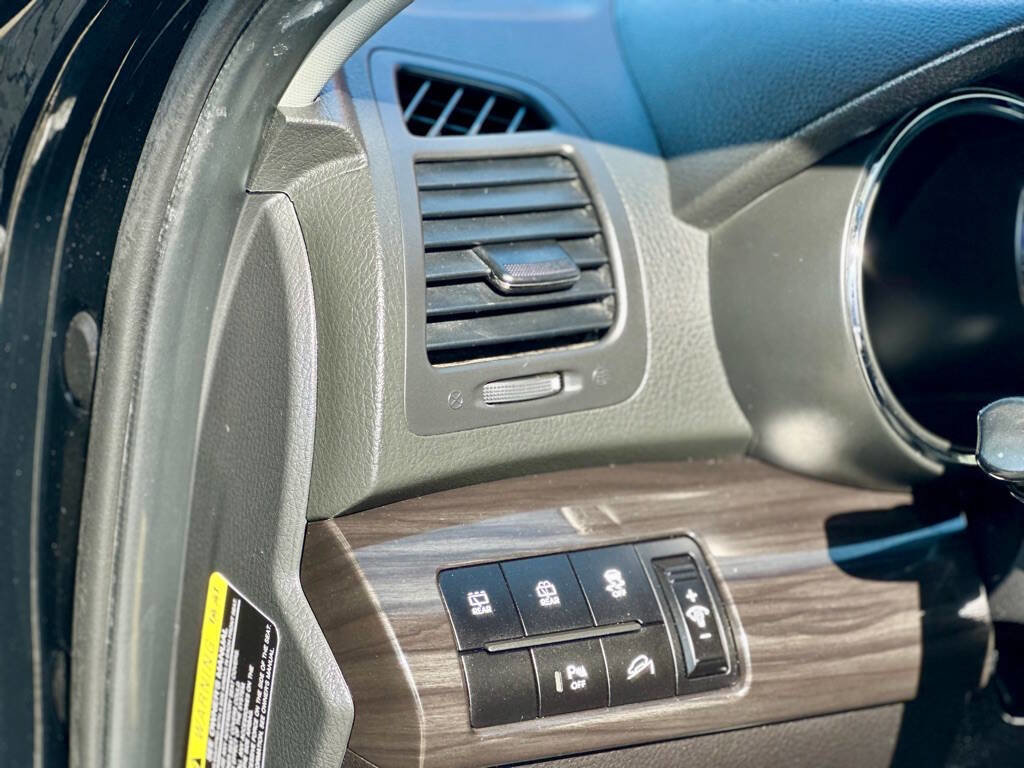 Used 2011 Kia Sorento LX w/ Convenience Pkg image 13