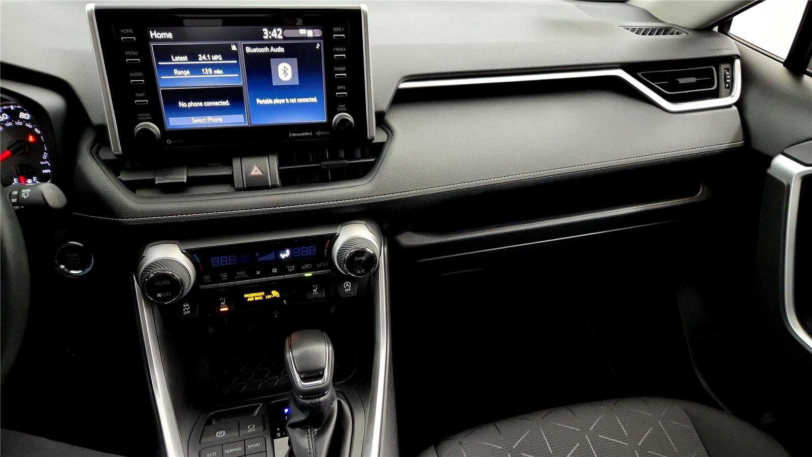 Used 2020 Toyota RAV4 XLE w/ Convenience Package image 29