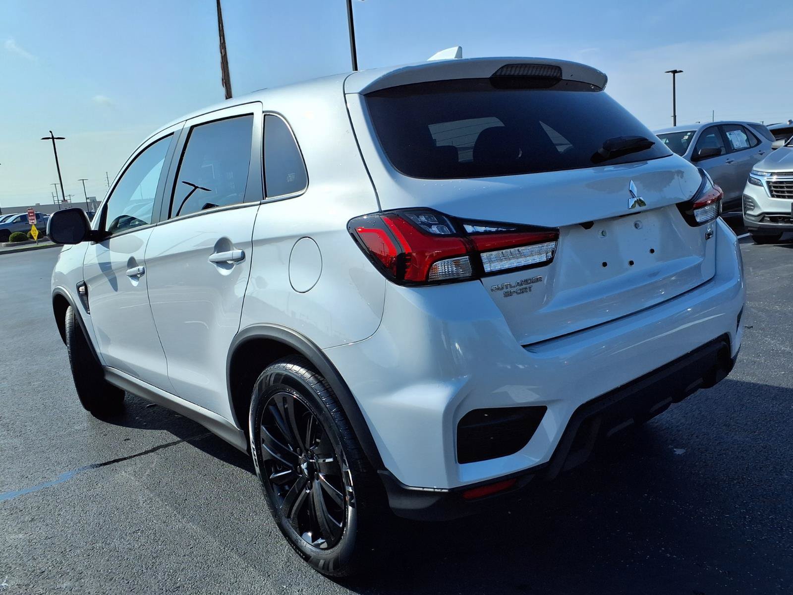 Used 2025 Mitsubishi Outlander Sport LE AWD/4WD image 29