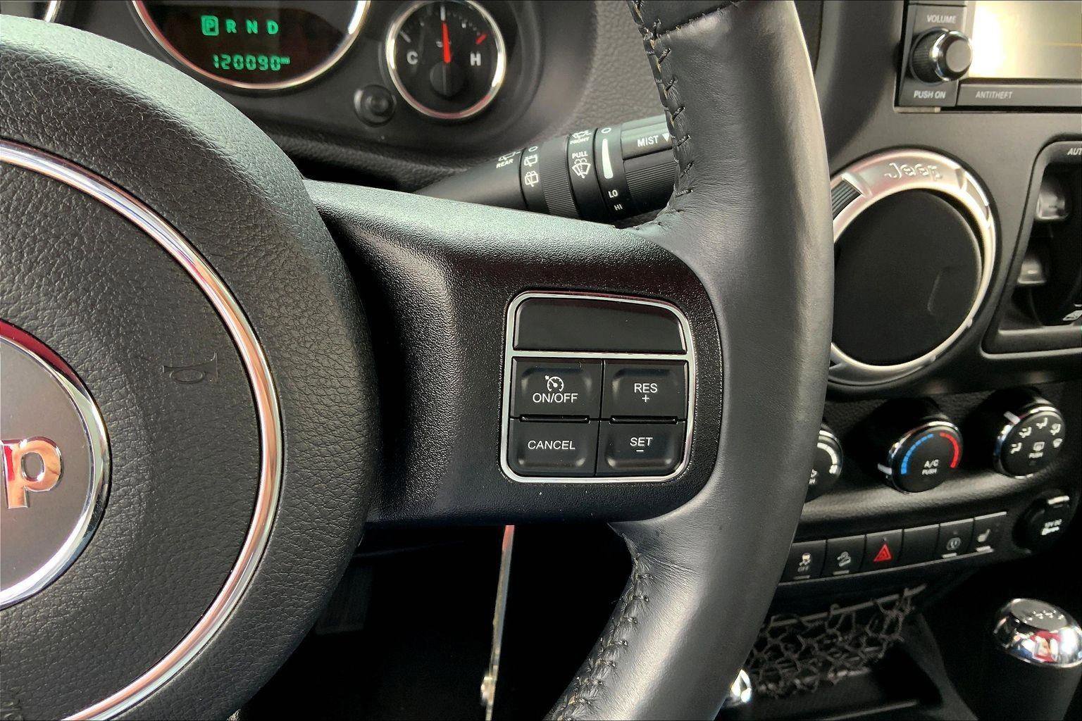 Used 2016 Jeep Wrangler Unlimited Sahara w/ Dual Top Group image 16