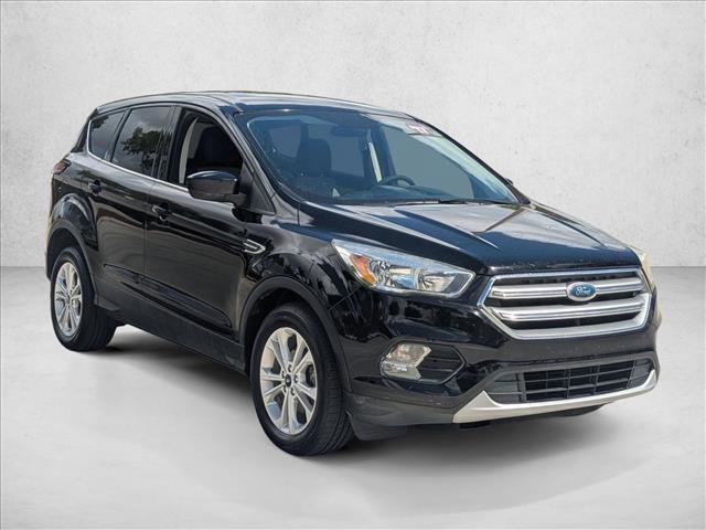 Used 2017 Ford Escape SE image 3