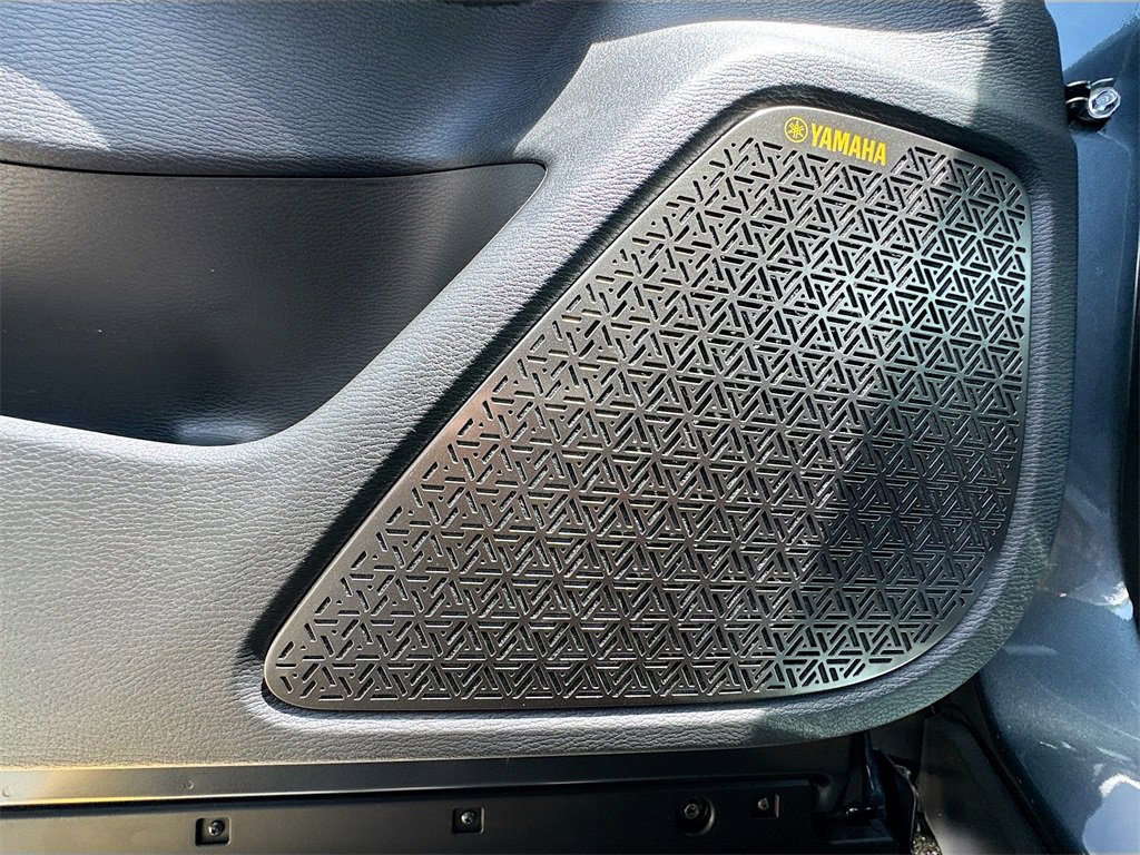 New 2025 Mitsubishi Outlander SE image 19