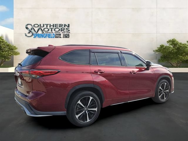 Used 2021 Toyota Highlander XSE AWD/4WD image 5