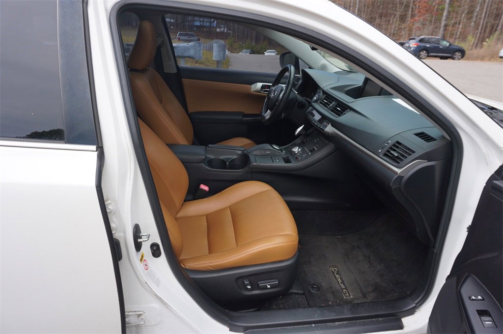 Used 2013 Lexus CT 200h image 15