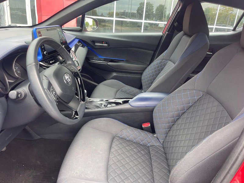 Used 2021 Toyota C-HR XLE FWD image 10