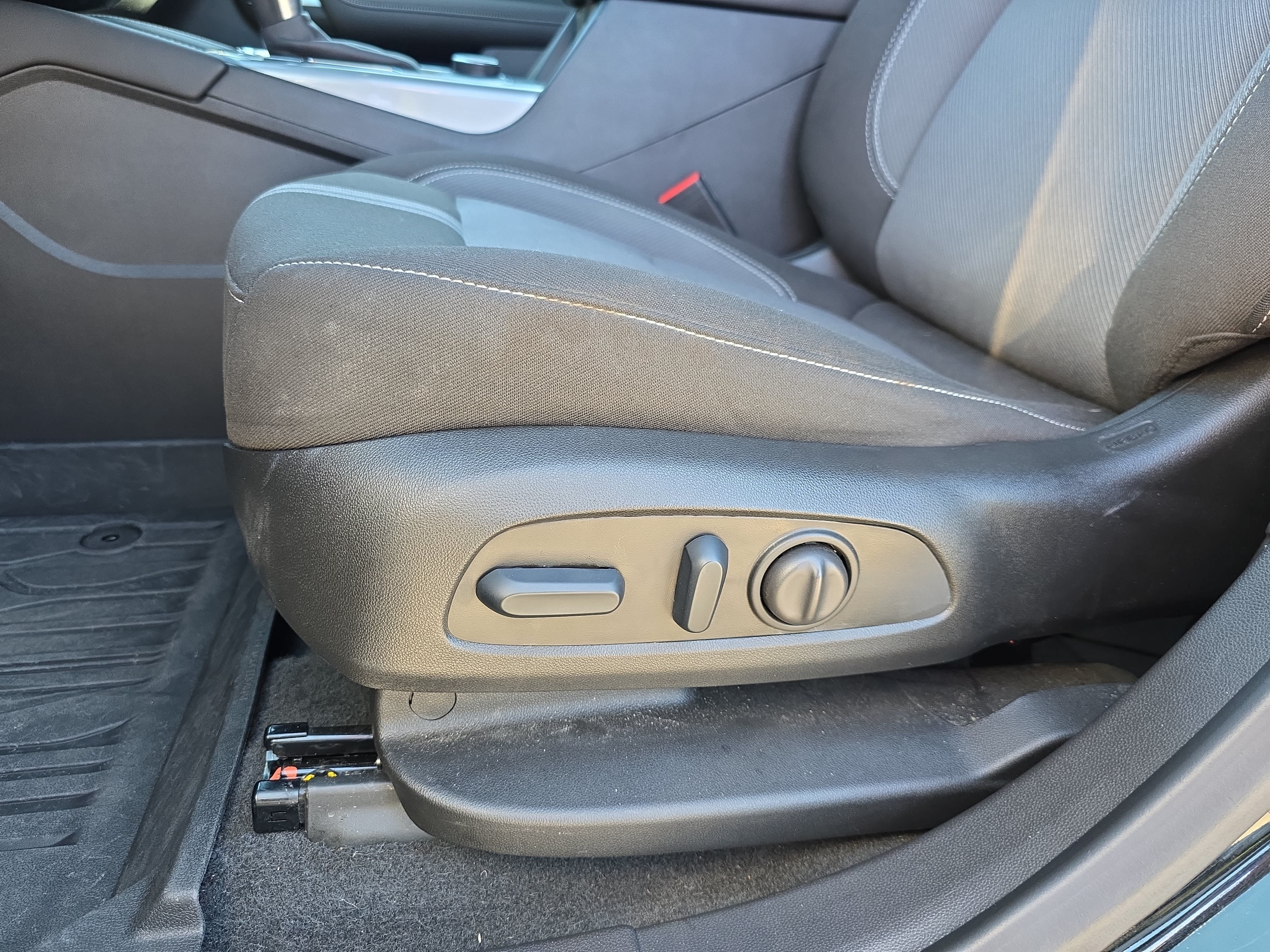Used 2024 Chevrolet Blazer LT w/ Convenience Package FWD image 27