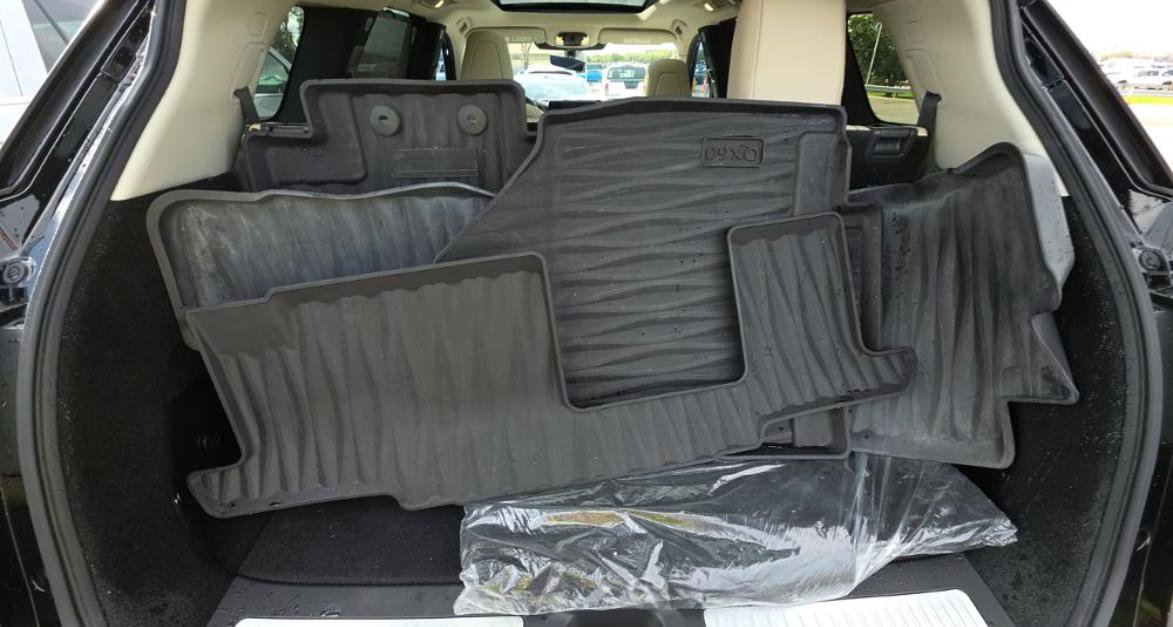 Certified 2023 INFINITI QX60 Luxe w/ Vision Package image 18