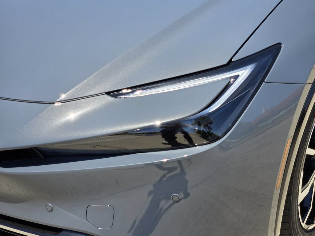 New 2026 Toyota Prius Plug-In Hybrid FWD image 5