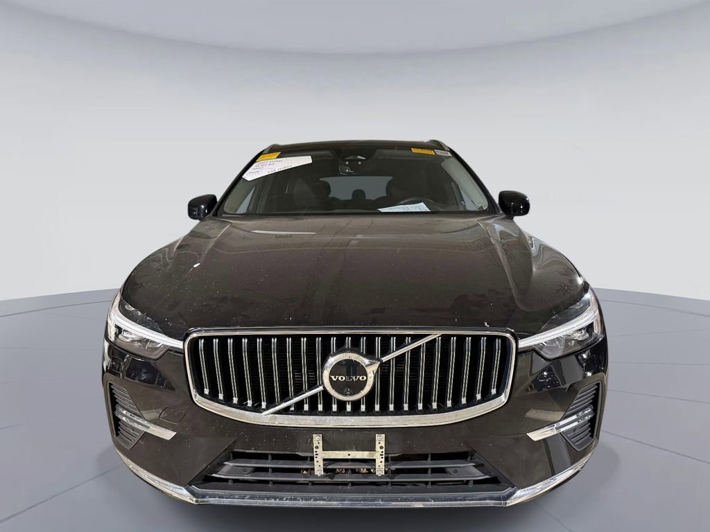 Used 2023 Volvo XC60 B5 Plus w/ Climate Package AWD/4WD image 2