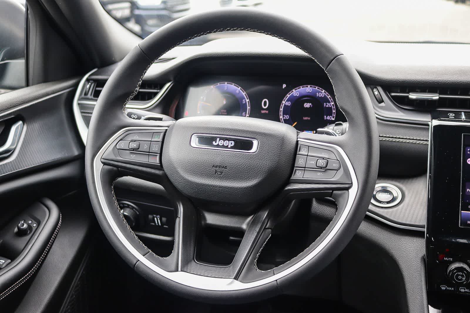 Used 2025 Jeep Grand Cherokee L Laredo RWD image 14