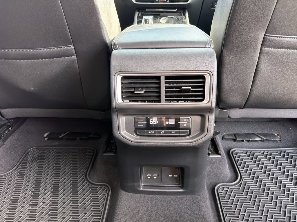Used 2024 Volkswagen Atlas SE FWD image 22
