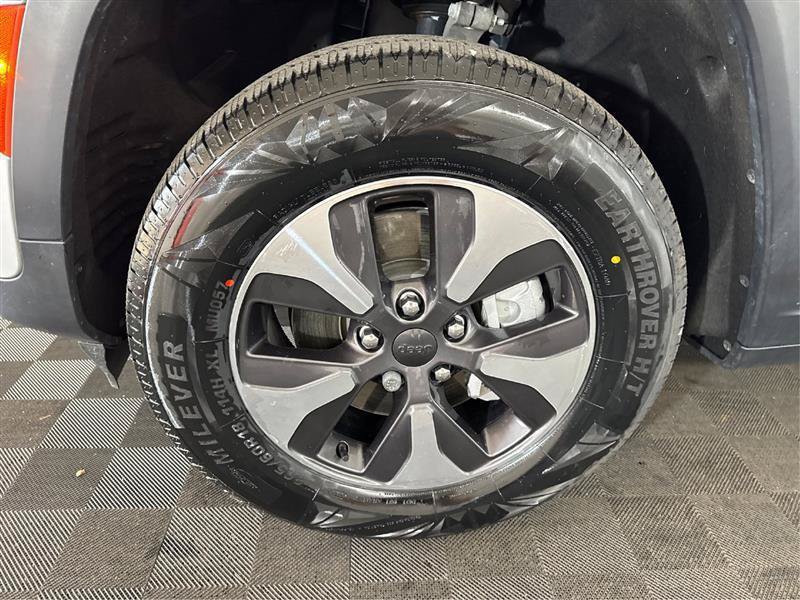 Used 2023 Jeep Grand Cherokee 4WD 4xe image 34