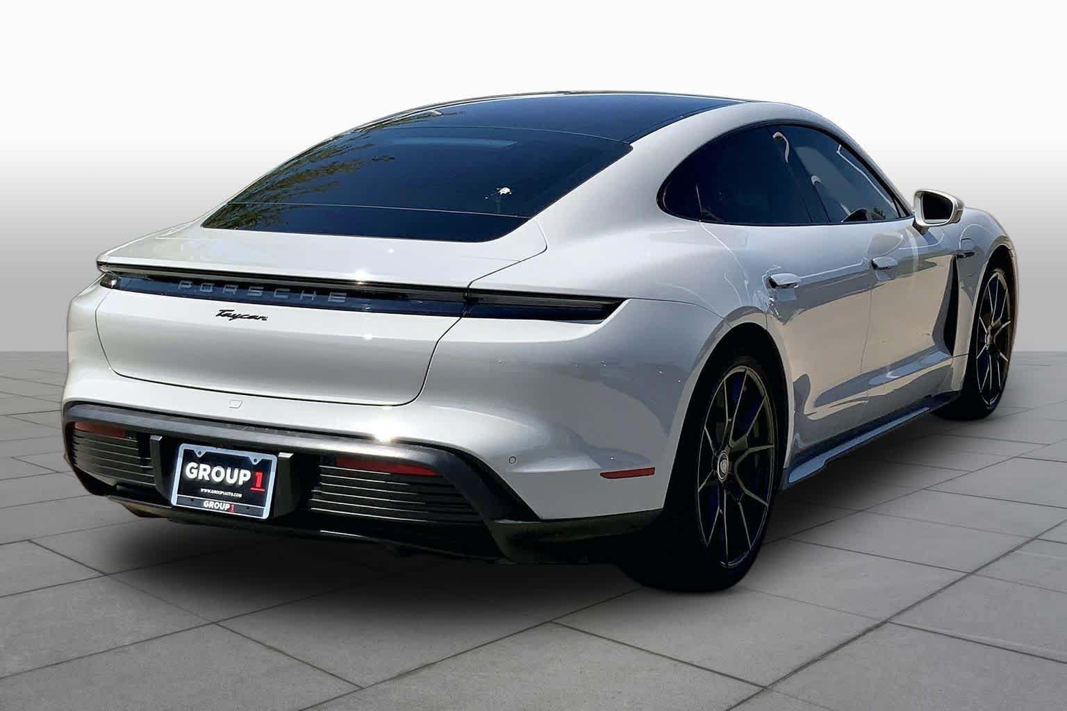 Used 2022 Porsche Taycan RWD image 11