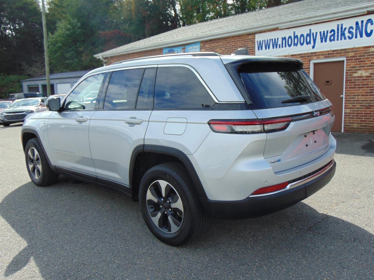 Used 2023 Jeep Grand Cherokee 4WD 4xe image 7