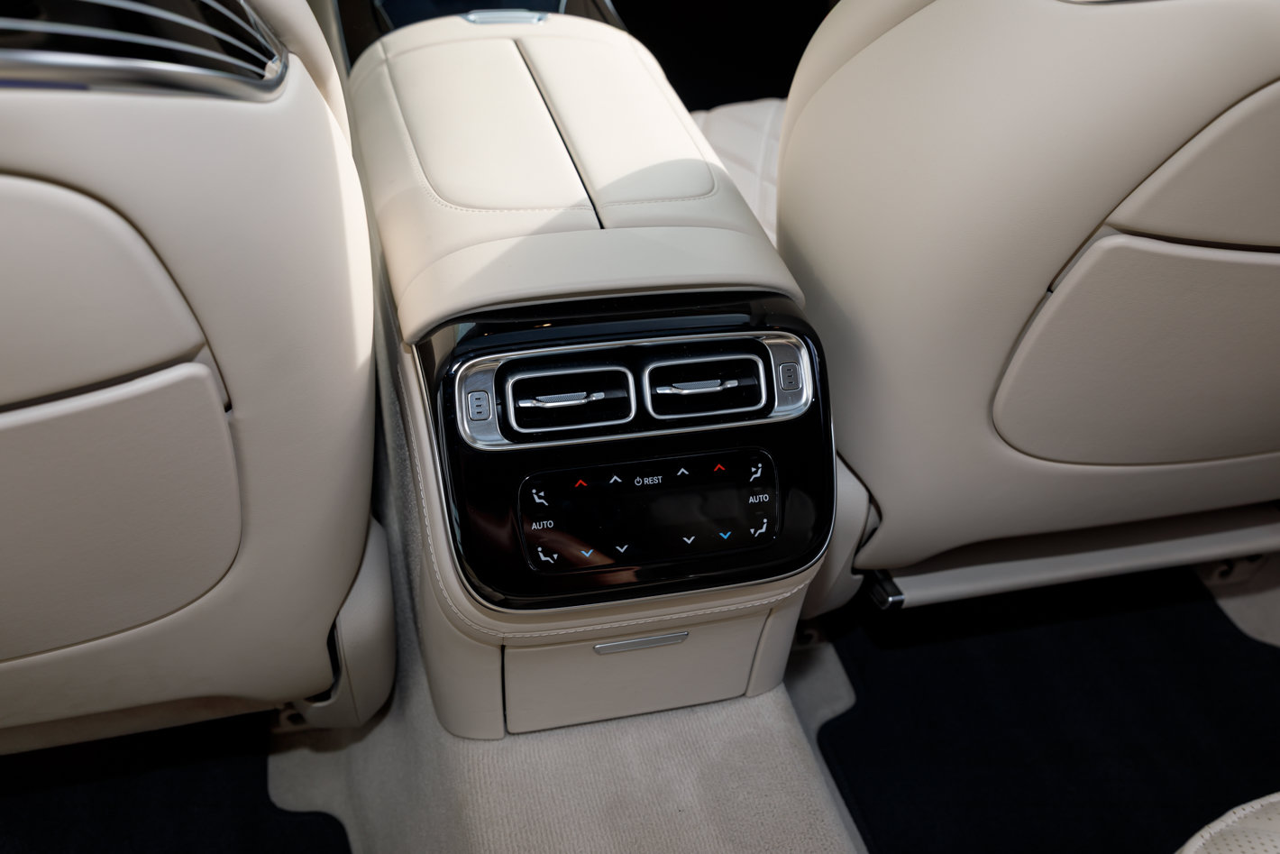 Used 2026 Mercedes-Benz S 580 4MATIC Sedan image 41