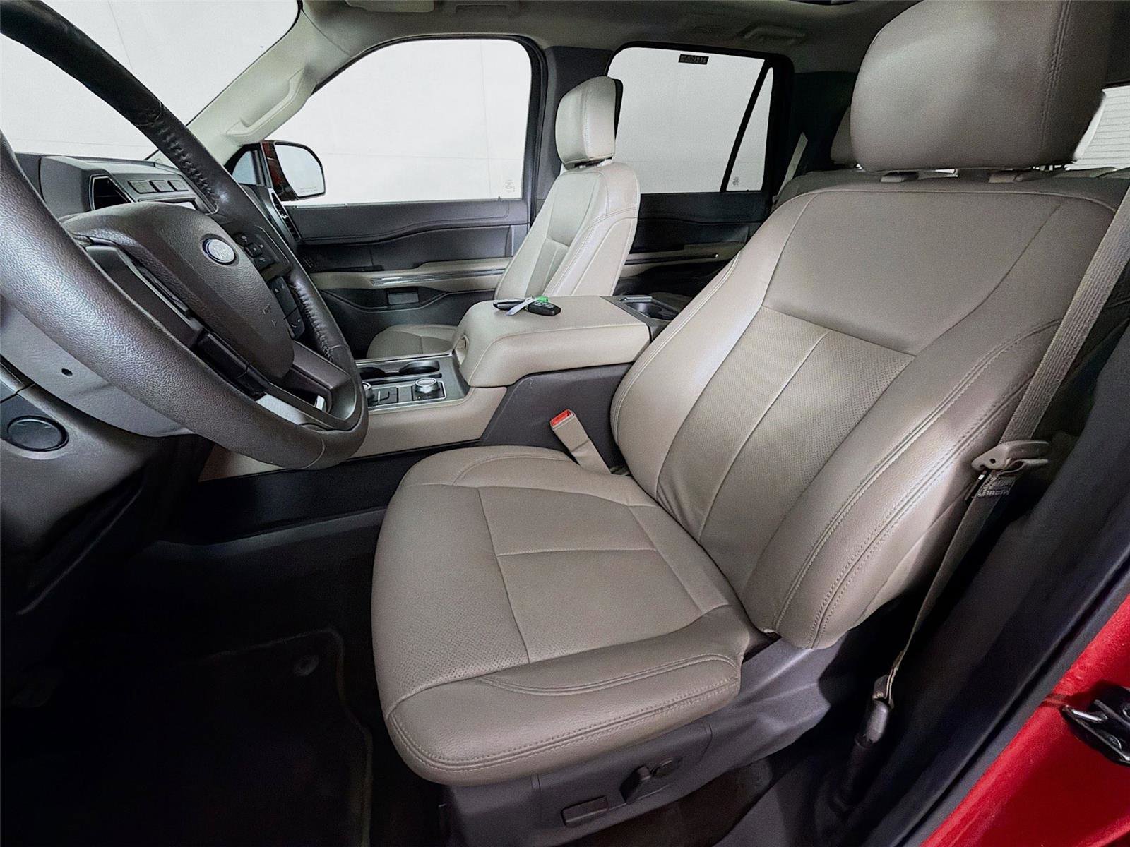 Used 2020 Ford Expedition XLT w/ Equipment Group 202A AWD/4WD image 11