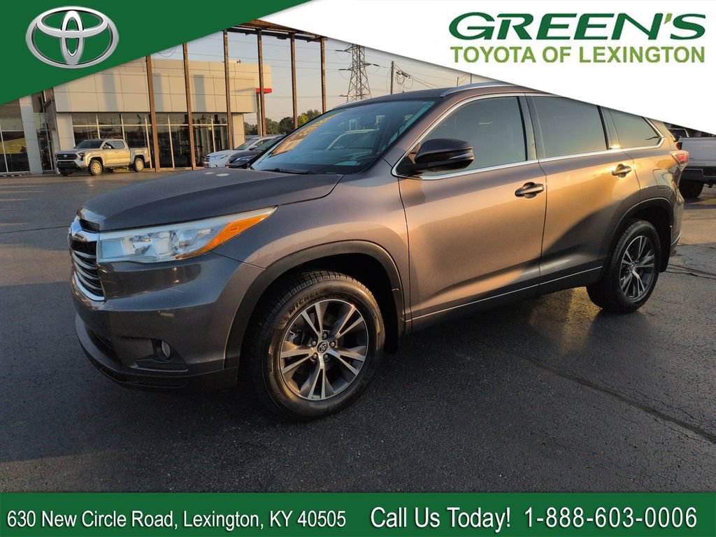 Used 2016 Toyota Highlander XLE AWD/4WD image 1