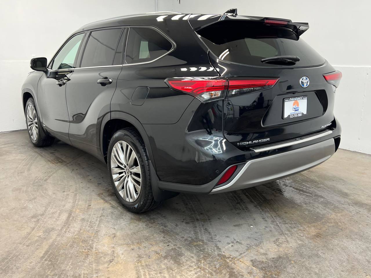 Used 2022 Toyota Highlander Platinum AWD/4WD image 4