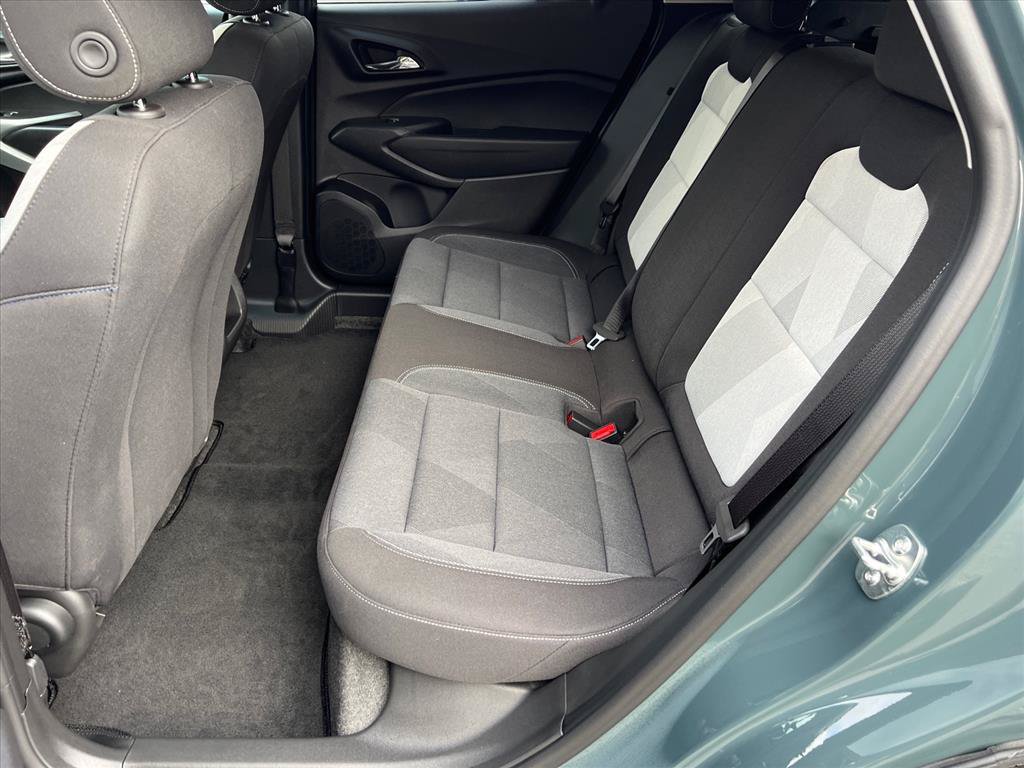 Used 2026 Chevrolet Trax LS w/ LS Convenience Package FWD image 13