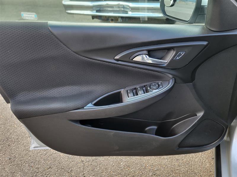 Used 2017 Chevrolet Malibu LT w/ Driver Confidence Package image 11