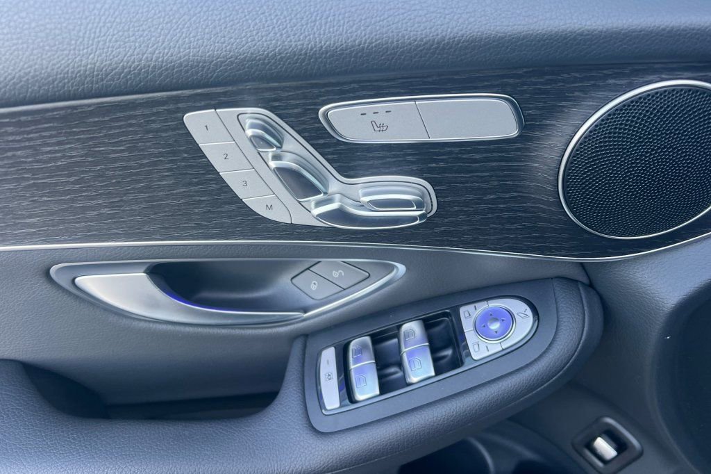 Used 2022 Mercedes-Benz GLC 300 4MATIC image 8