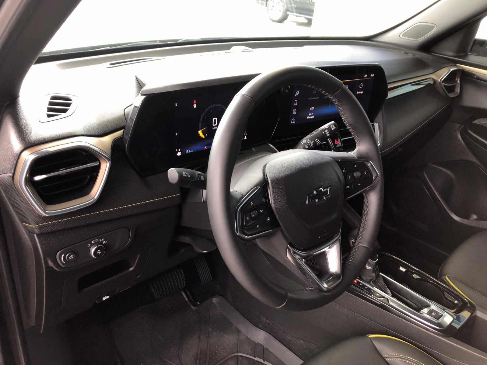 Used 2025 Chevrolet TrailBlazer ACTIV w/ Convenience Package FWD image 19