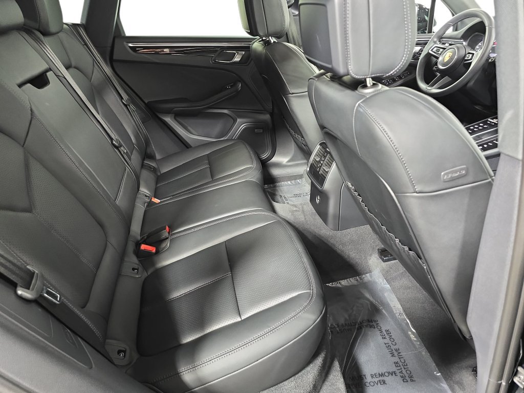 Certified 2026 Porsche Macan AWD/4WD image 26