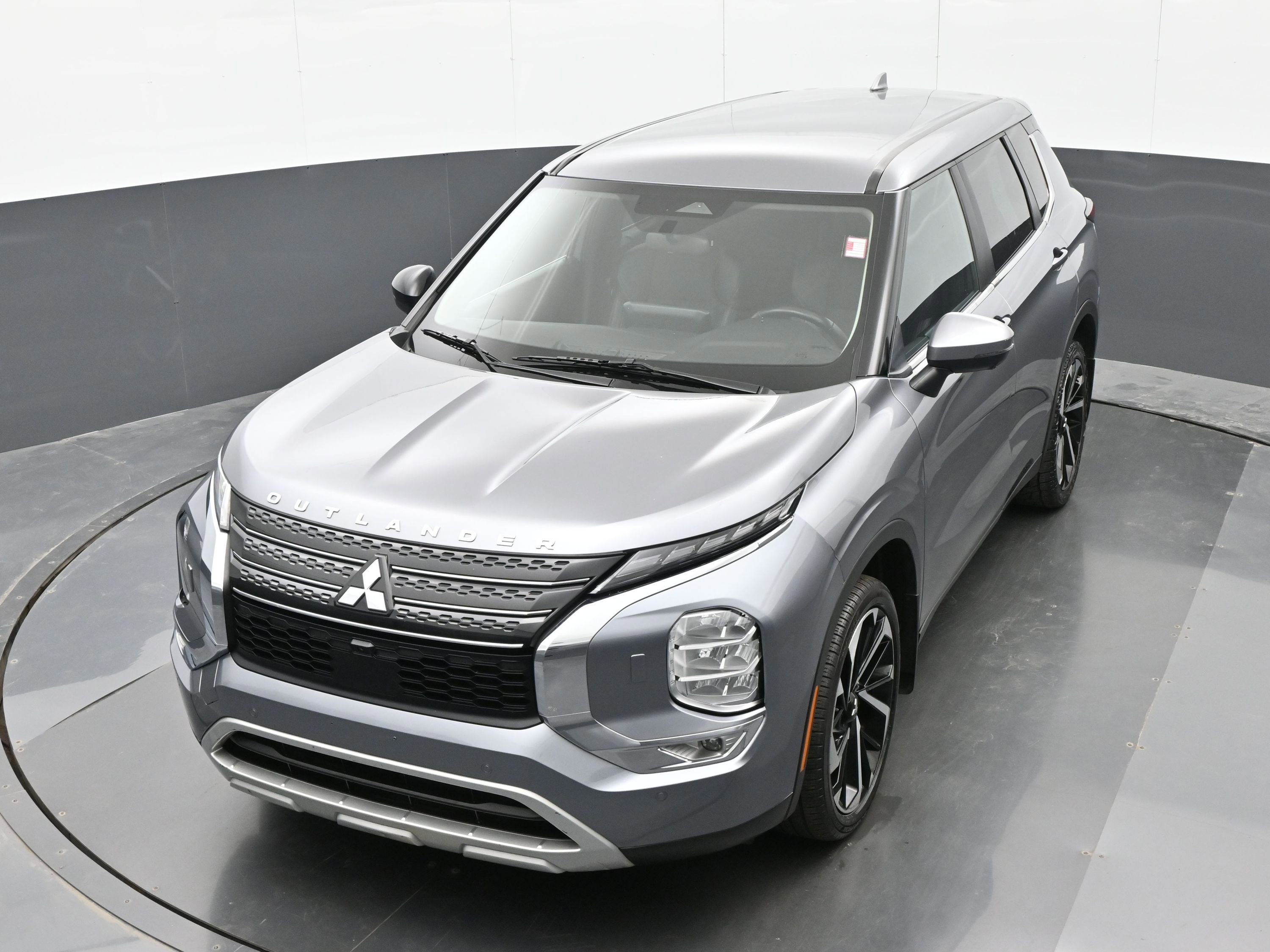 Used 2023 Mitsubishi Outlander SE image 37