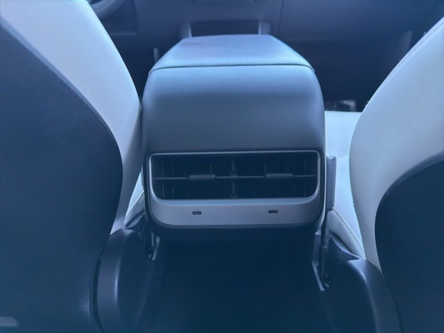 Used 2020 Tesla Model Y Long Range image 17