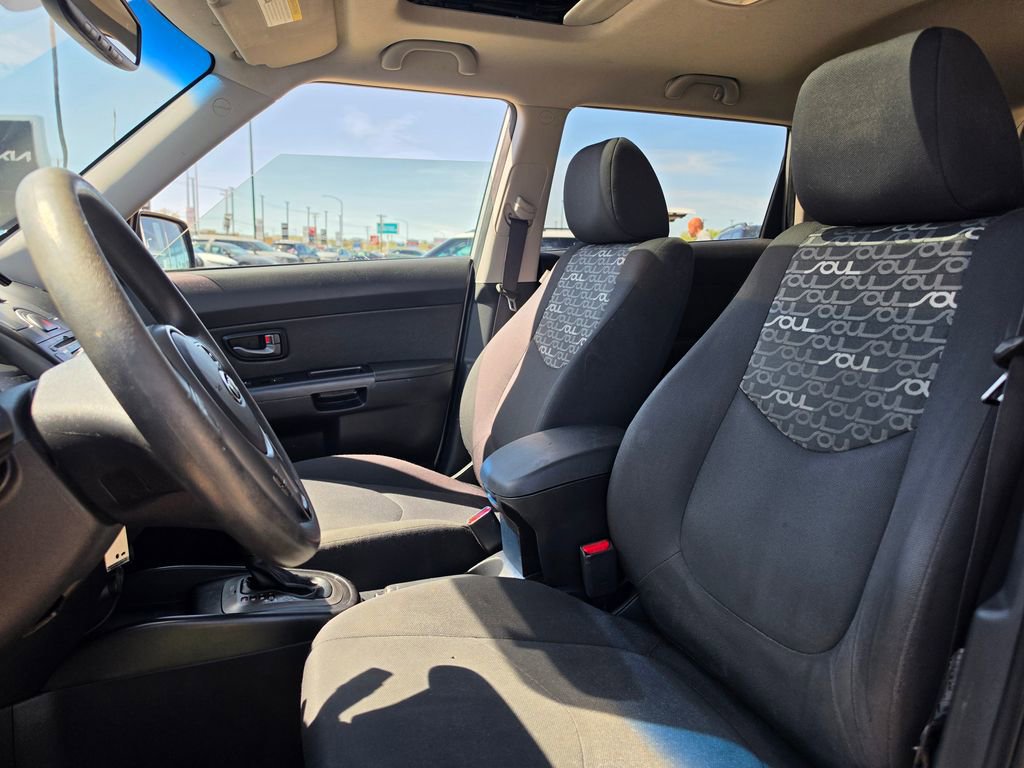 Used 2011 Kia Soul + w/ Audio Pkg FWD image 10