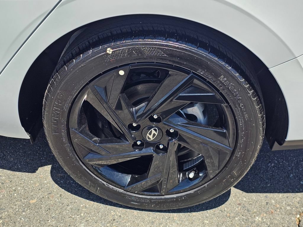 Certified 2026 Hyundai Elantra Sport FWD image 9