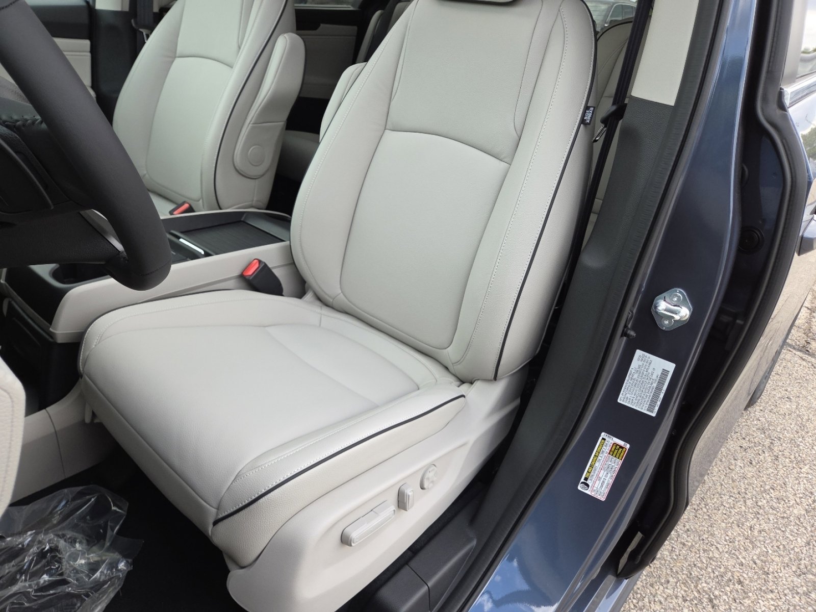 New 2026 Honda Odyssey Touring image 25