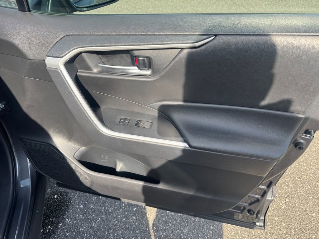 Used 2024 Toyota RAV4 XLE image 18