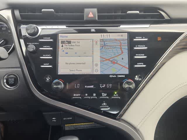 Used 2019 Toyota Camry XLE FWD image 16