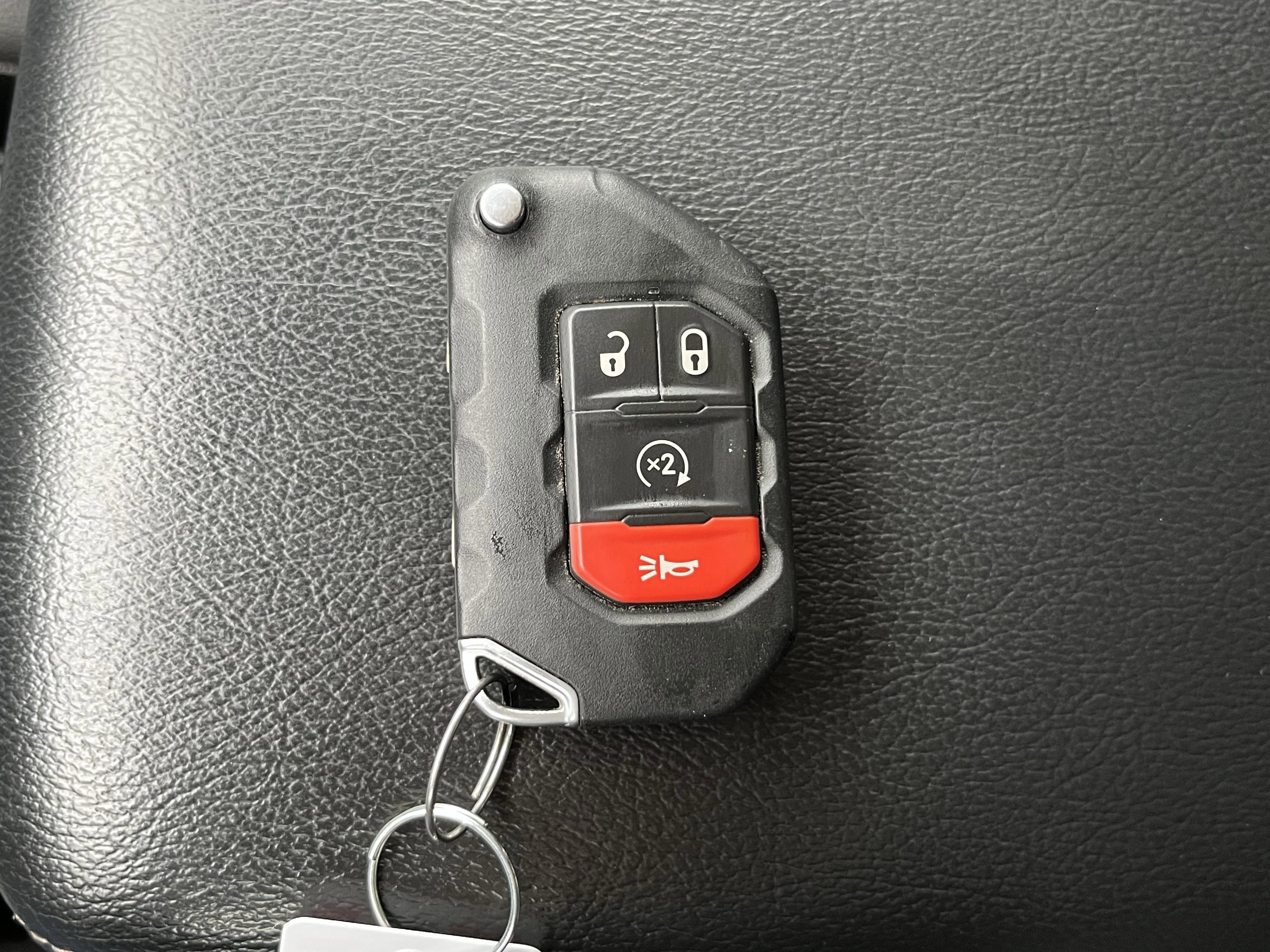 Used 2021 Jeep Wrangler Unlimited Sahara w/ Dual Top Group image 31